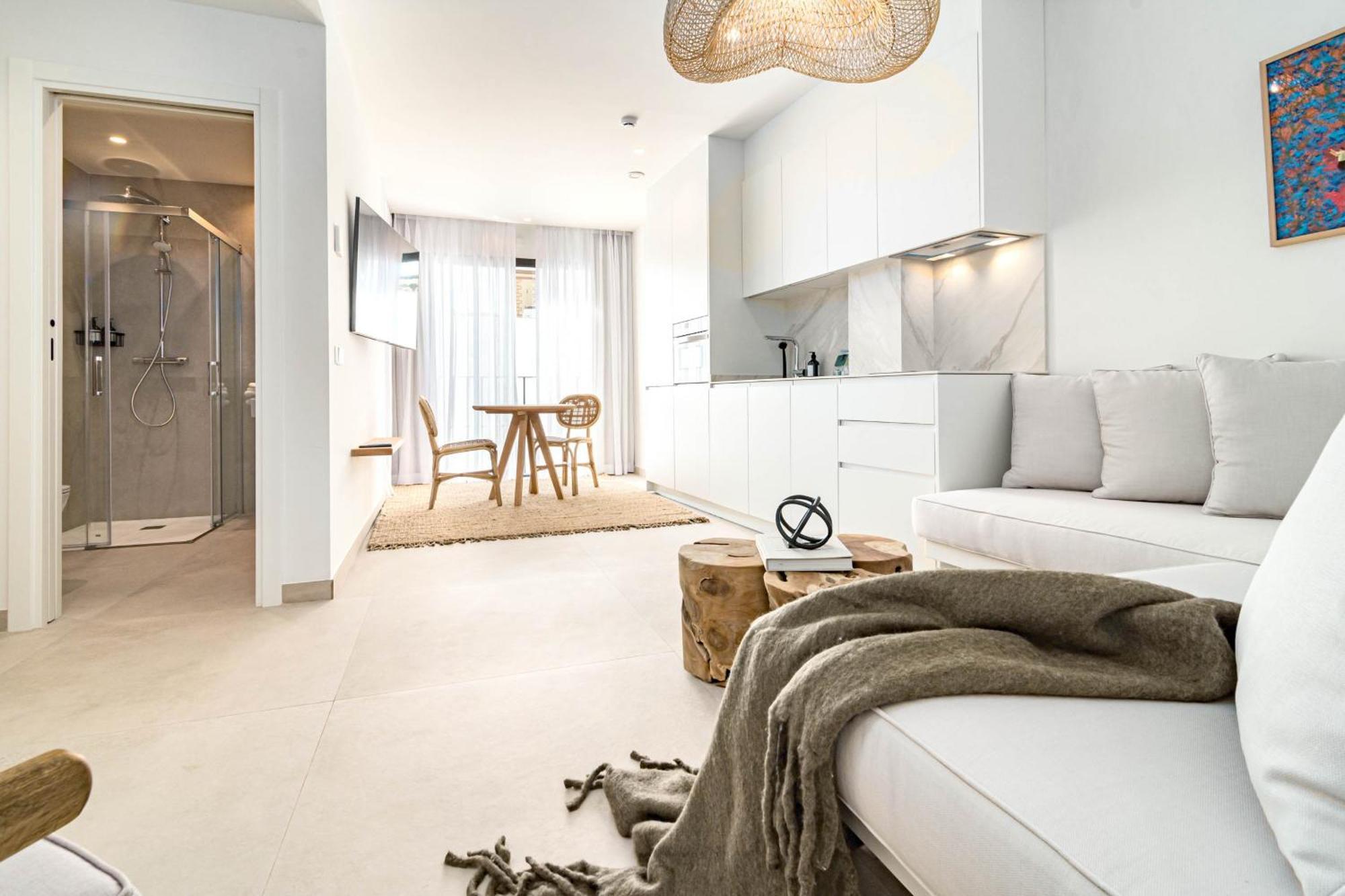 Seaclub Suites Estepona Exterior photo