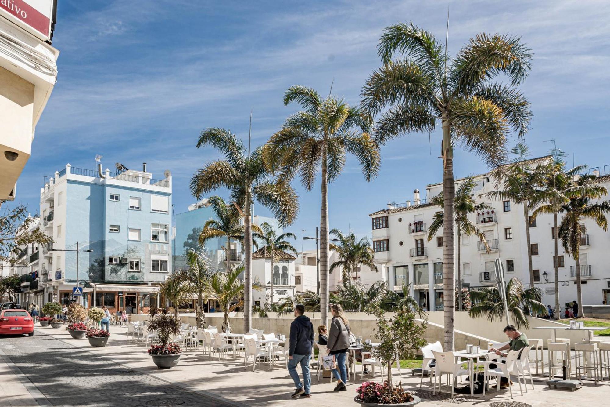 Seaclub Suites Estepona Exterior photo