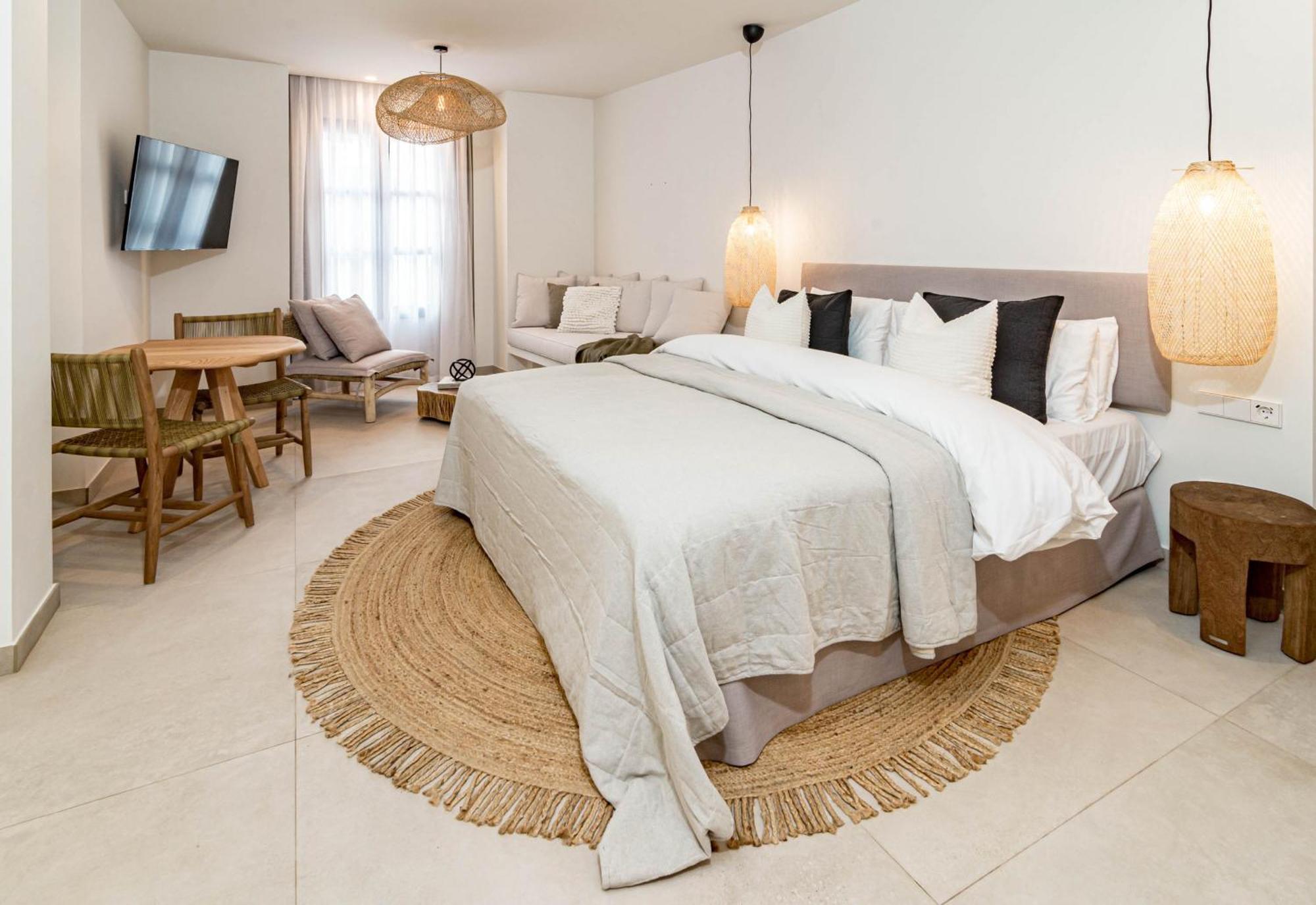 Seaclub Suites Estepona Exterior photo