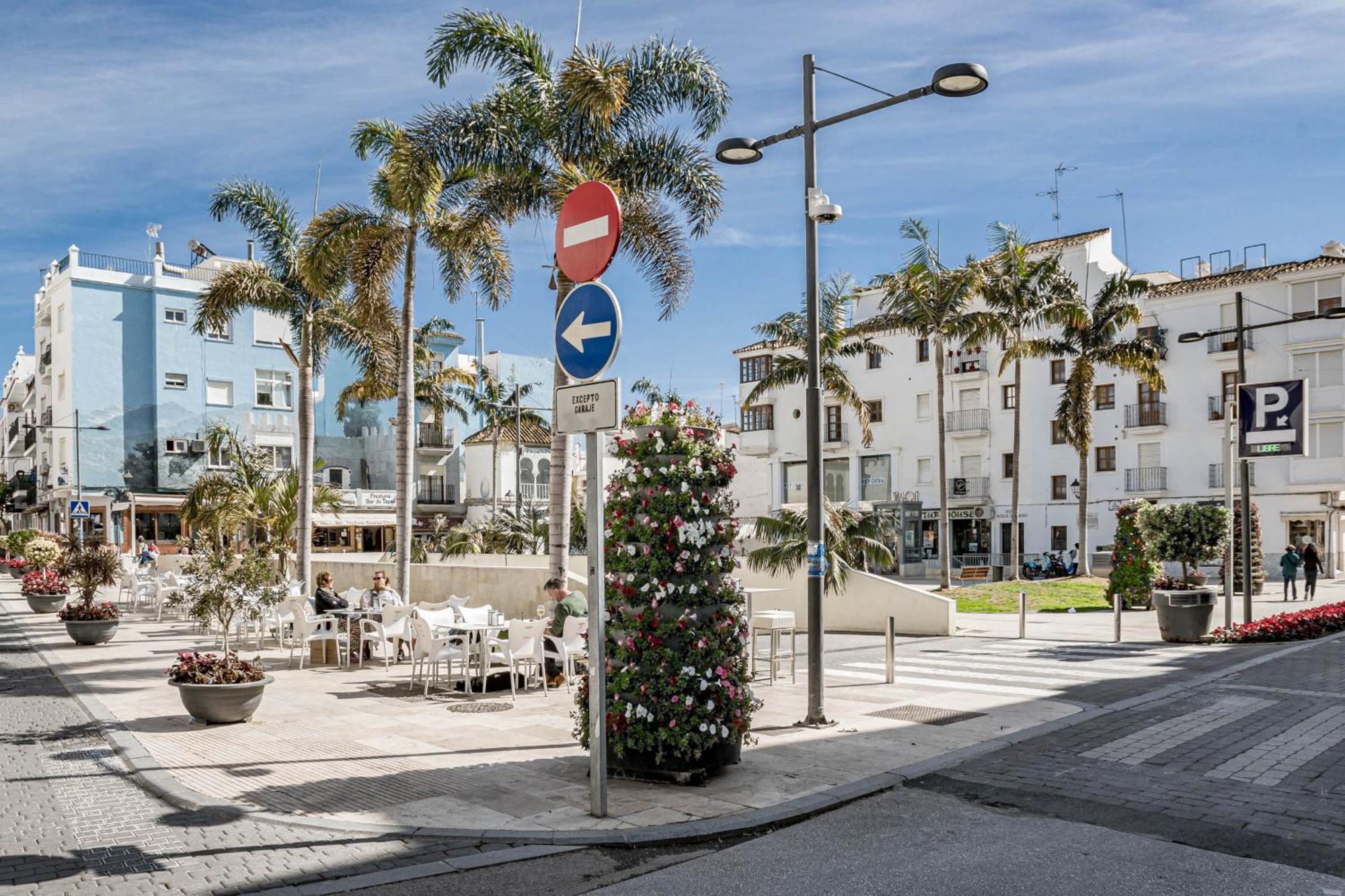 Seaclub Suites Estepona Exterior photo