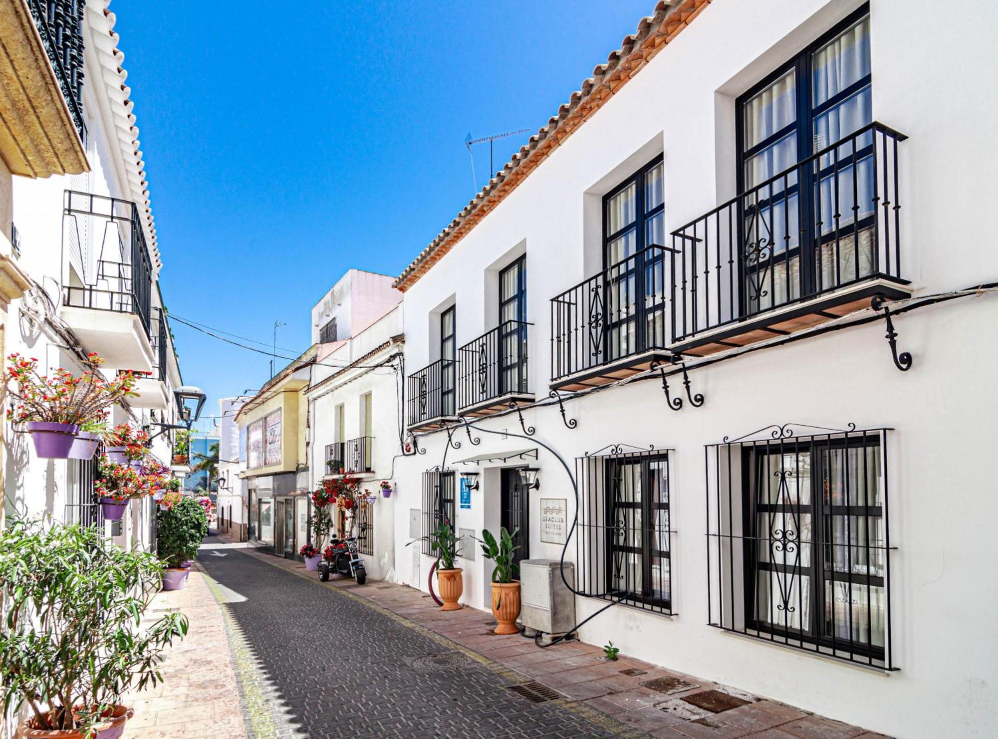 Seaclub Suites Estepona Exterior photo
