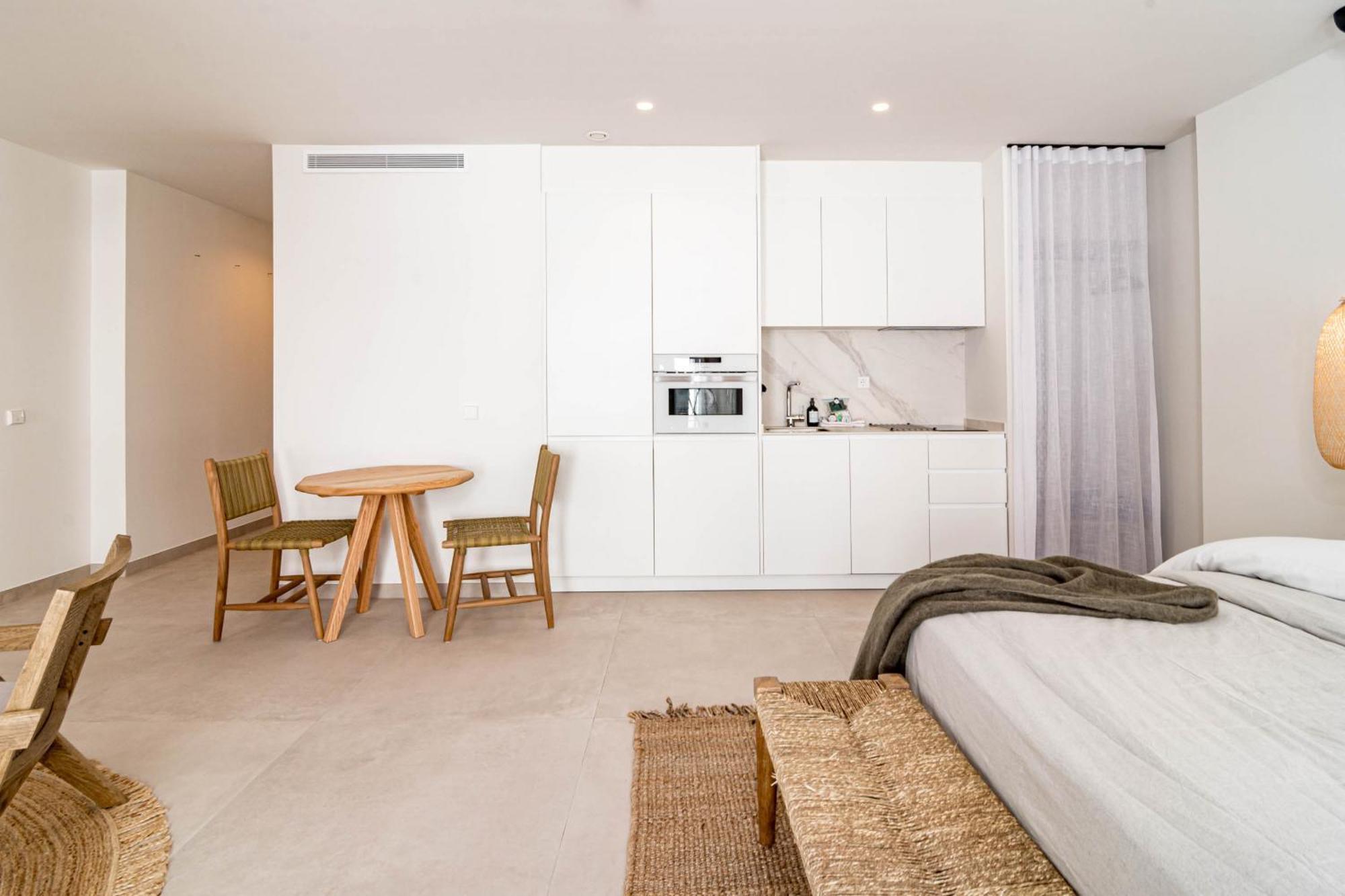 Seaclub Suites Estepona Exterior photo