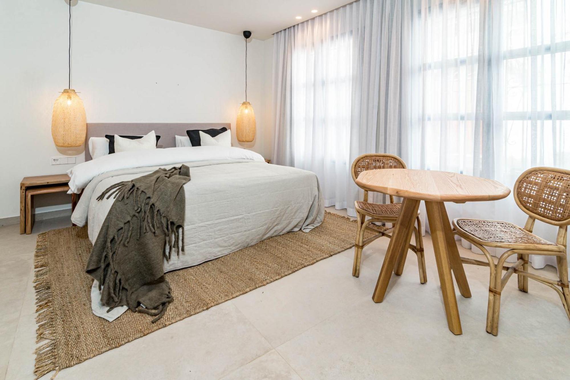Seaclub Suites Estepona Exterior photo